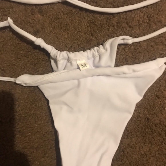 2 Piece Bikini 👙 - Picture 3 of 6